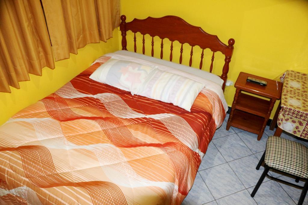 Hospedaje Karol Hotel Ayacucho Kültér fotó